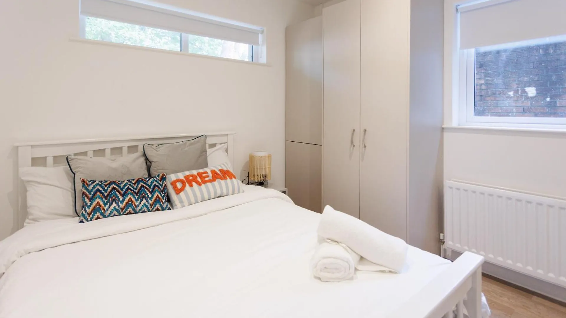 2 Bedroom City Cent Apt With Terrace Belfast Apartment